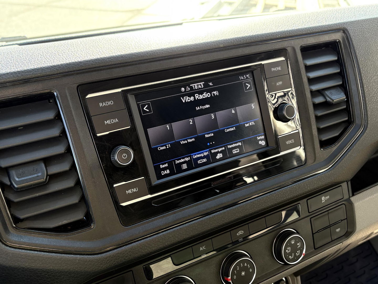 MAN TGE 35 2.0 L3H3 LUXE | LEDER | GASGEVEERDE CHAUFFEURSSTOEL | LED | CRUISE | LMV | SIDEBARS | DIK UITGEVOERD