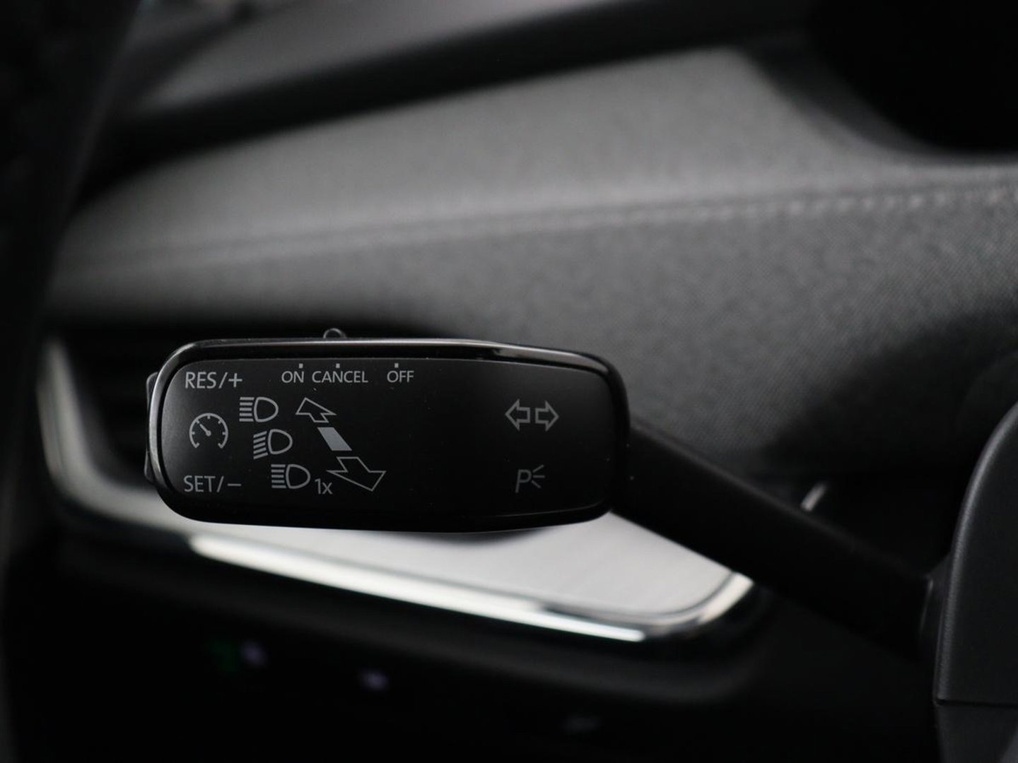 Škoda Enyaq iV 60 | Warmtepomp | Stoelverwarming | Camera | Keyless | Carplay | Navigatie | Half leder | Full LED | Cruise control | Parkeerhulp | Sfeerverlichting