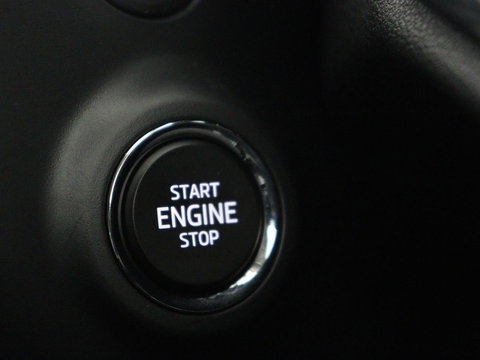 Škoda Enyaq iV 60 | Warmtepomp | Stoelverwarming | Camera | Keyless | Carplay | Navigatie | Half leder | Full LED | Cruise control | Parkeerhulp | Sfeerverlichting