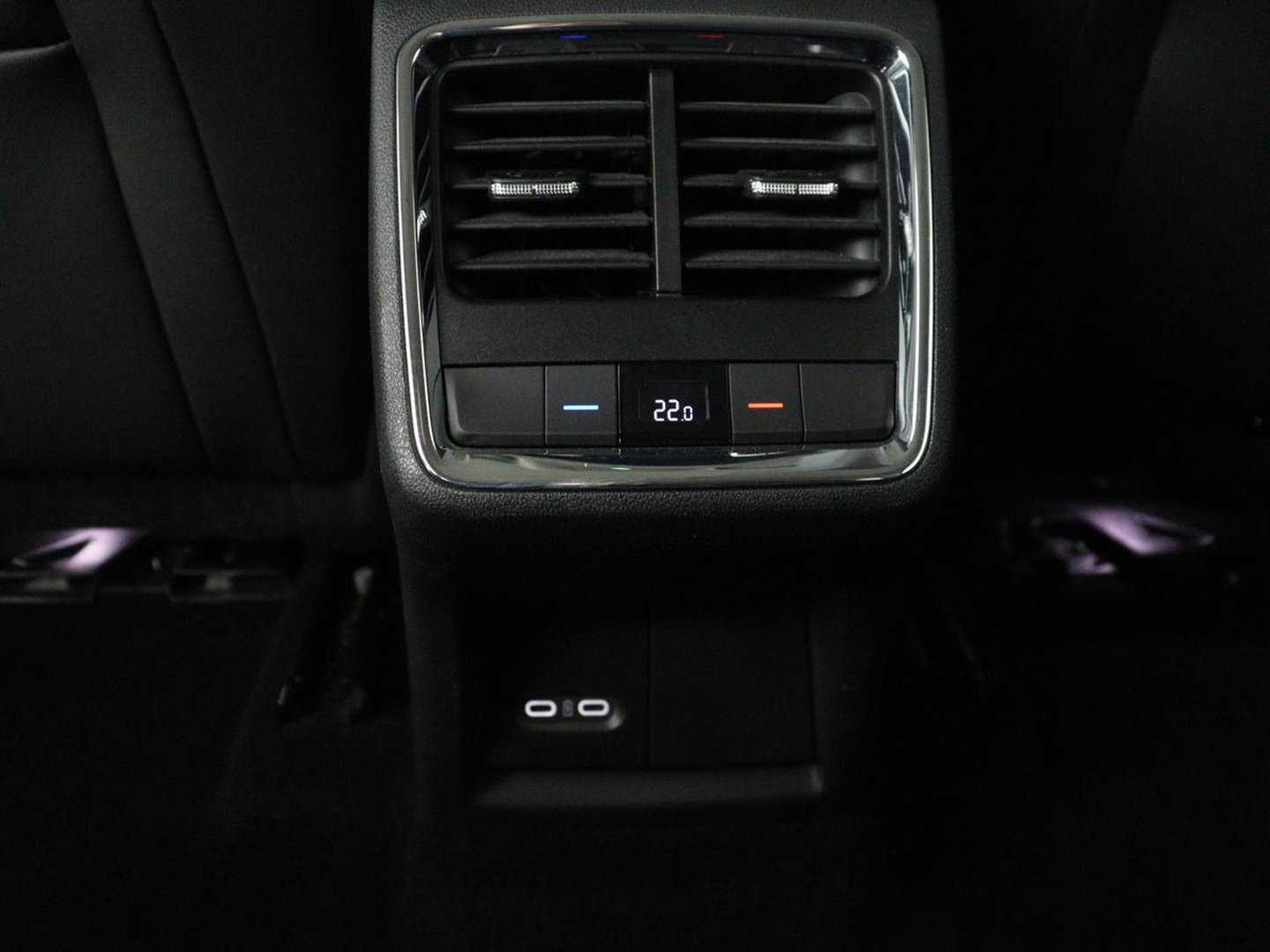 Škoda Enyaq iV 60 | Warmtepomp | Stoelverwarming | Camera | Keyless | Carplay | Navigatie | Half leder | Full LED | Cruise control | Parkeerhulp | Sfeerverlichting