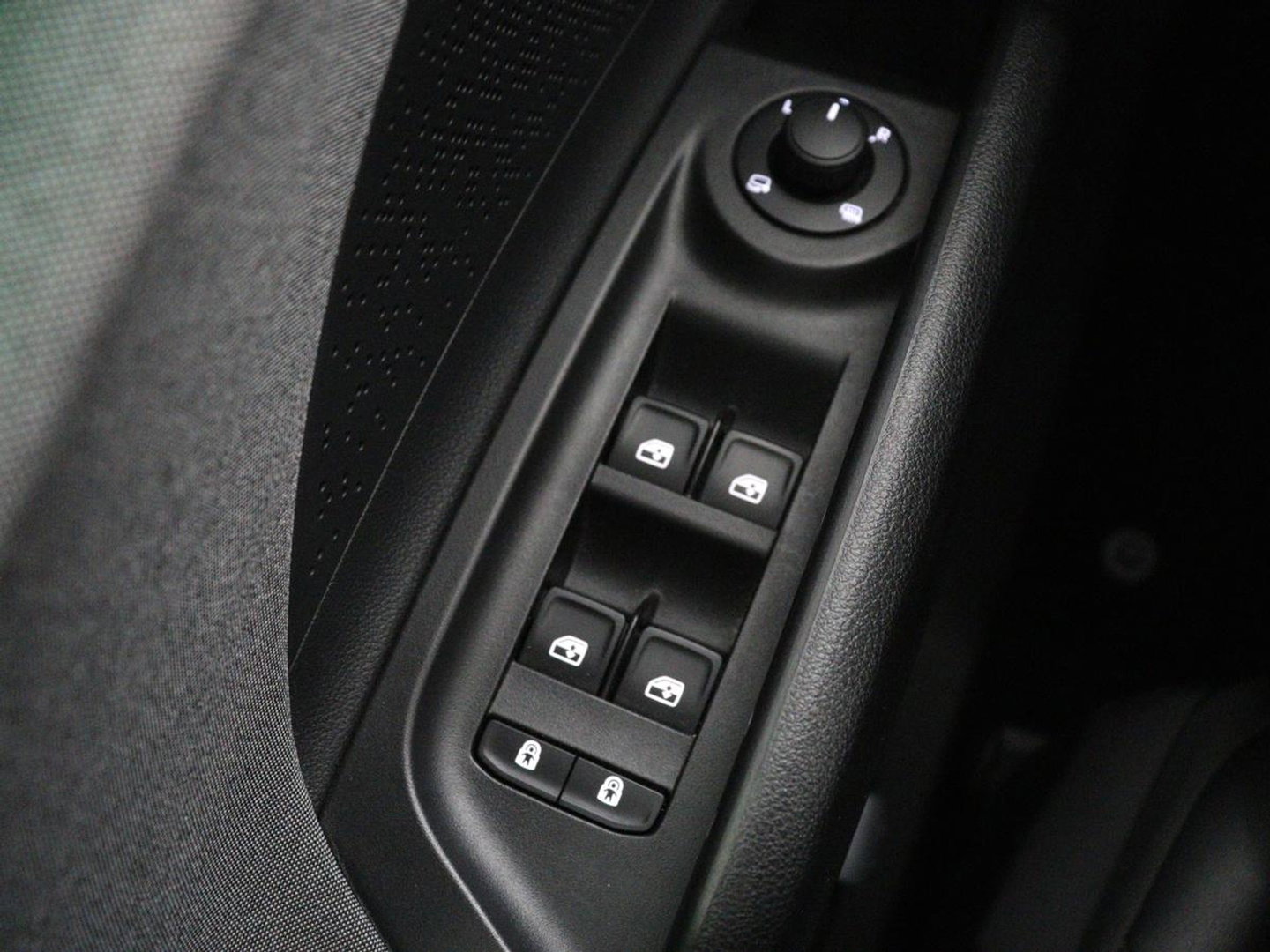 Škoda Enyaq iV 60 | Warmtepomp | Stoelverwarming | Camera | Keyless | Carplay | Navigatie | Half leder | Full LED | Cruise control | Parkeerhulp | Sfeerverlichting