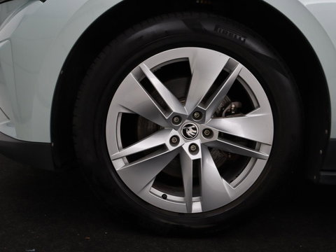 Škoda Enyaq iV 60 | Warmtepomp | Stoelverwarming | Camera | Keyless | Carplay | Navigatie | Half leder | Full LED | Cruise control | Parkeerhulp | Sfeerverlichting