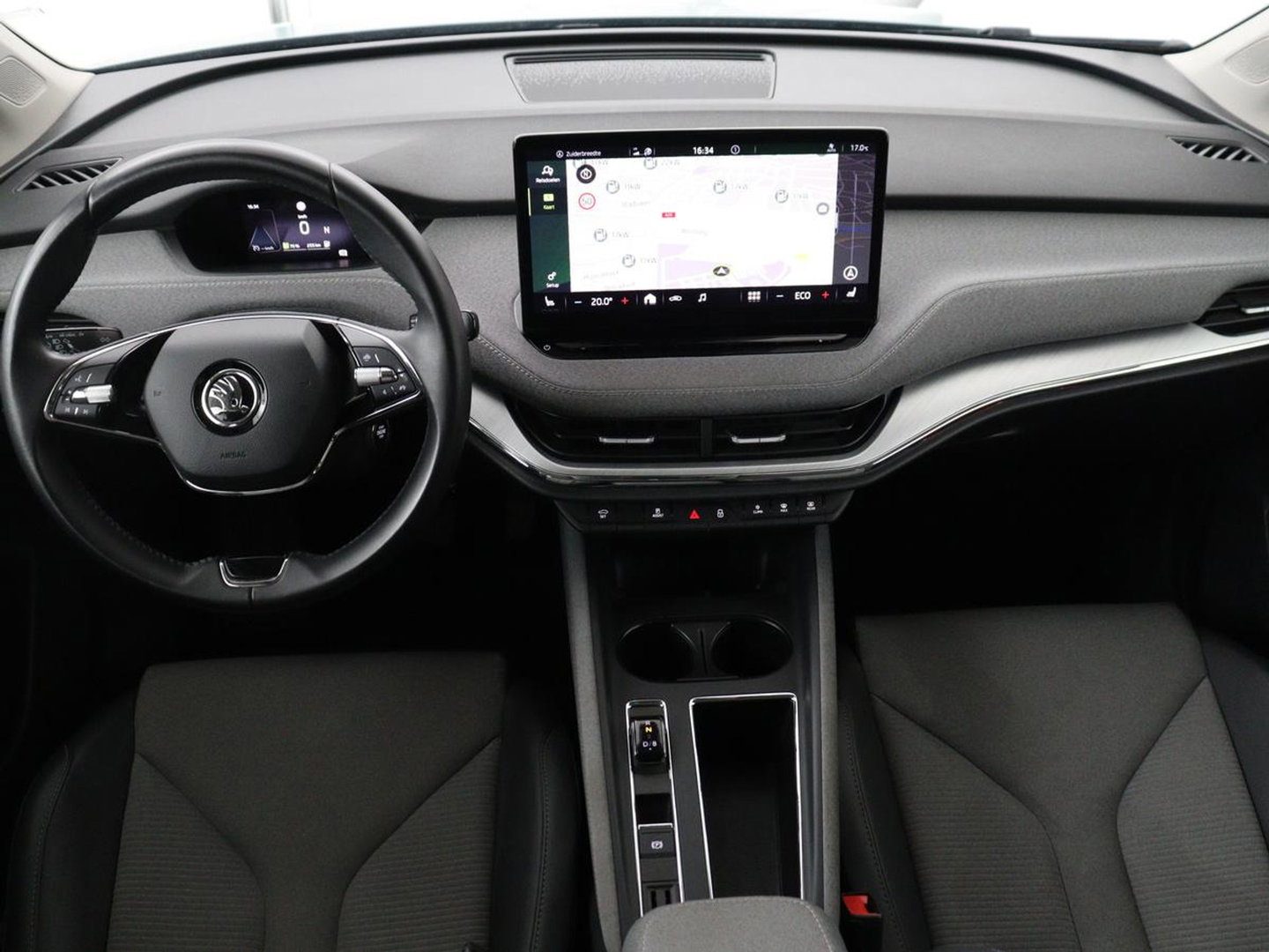 Škoda Enyaq iV 60 | Warmtepomp | Stoelverwarming | Camera | Keyless | Carplay | Navigatie | Half leder | Full LED | Cruise control | Parkeerhulp | Sfeerverlichting