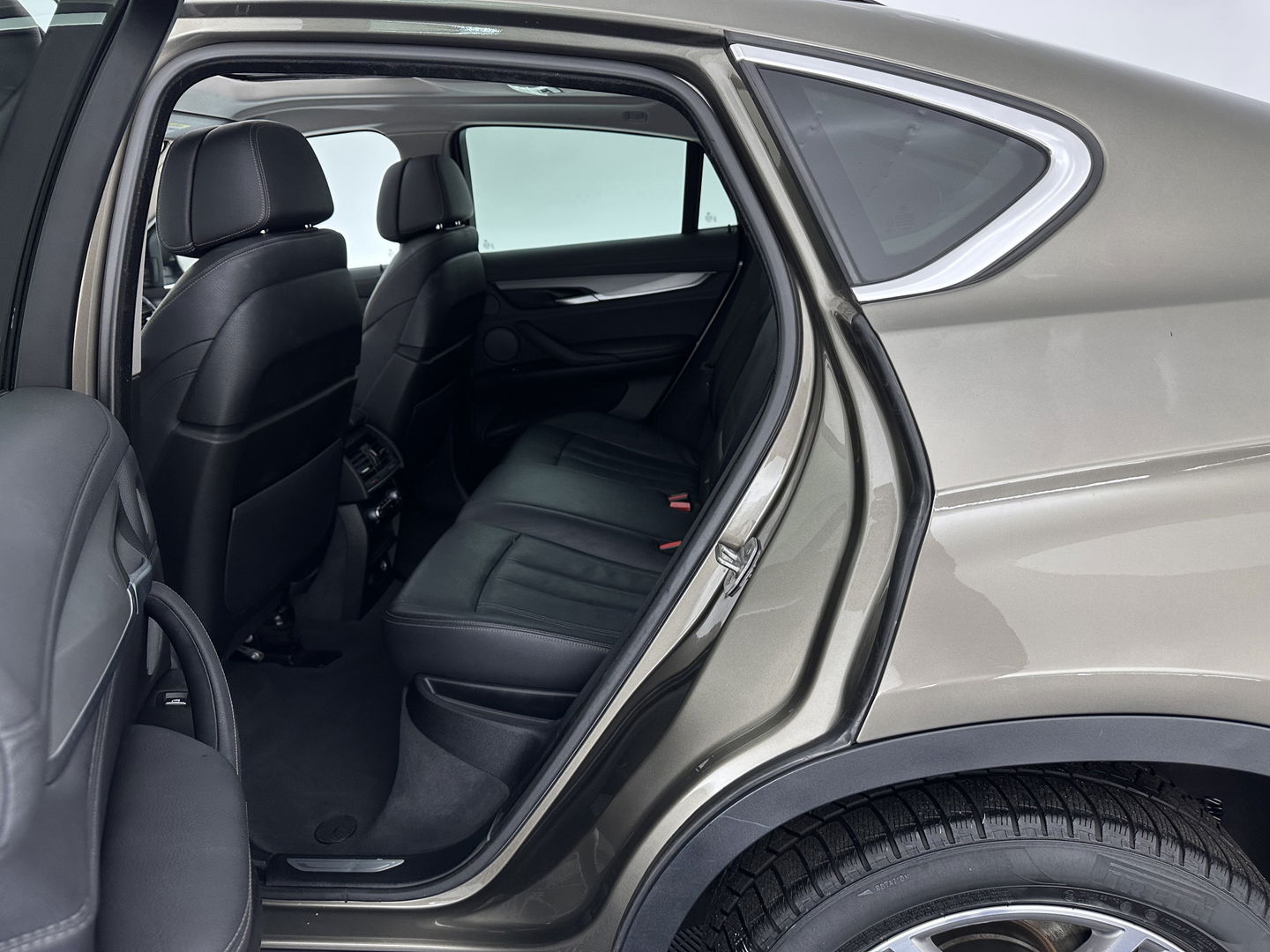 BMW X6 xDrive30d High Executive (INCL.BTW) Aut. *PANO | HEAD-UP | ADAPTIVE-CRUISE | LEATHER | FULL-LED | HARMAN/KARDON | BLINDSPOT | MEMORY-PACK | DIGI-COCKPIT | HEATED-COMFORTSEATS | NAVI-FULLMAP | PRIVACY-GLASS | SHIFT-PA