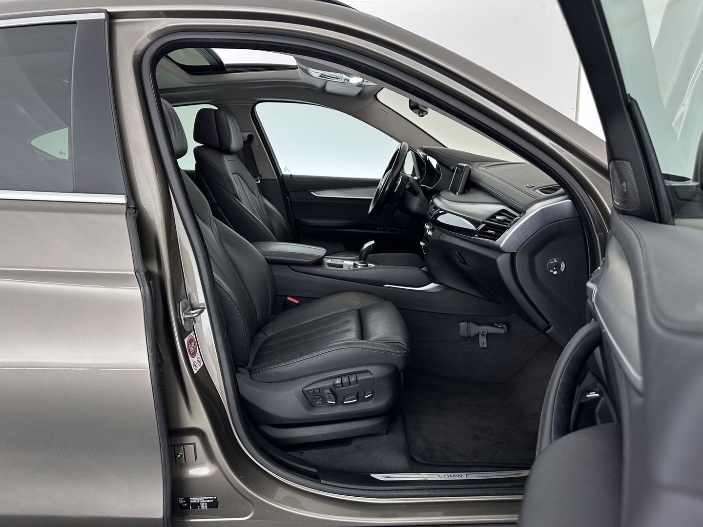 BMW X6 xDrive30d High Executive (INCL.BTW) Aut. *PANO | HEAD-UP | ADAPTIVE-CRUISE | LEATHER | FULL-LED | HARMAN/KARDON | BLINDSPOT | MEMORY-PACK | DIGI-COCKPIT | HEATED-COMFORTSEATS | NAVI-FULLMAP | PRIVACY-GLASS | SHIFT-PA