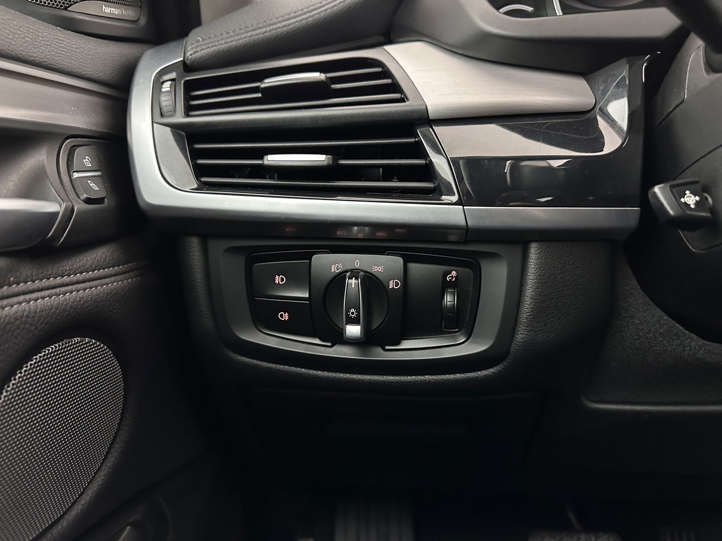 BMW X6 xDrive30d High Executive (INCL.BTW) Aut. *PANO | HEAD-UP | ADAPTIVE-CRUISE | LEATHER | FULL-LED | HARMAN/KARDON | BLINDSPOT | MEMORY-PACK | DIGI-COCKPIT | HEATED-COMFORTSEATS | NAVI-FULLMAP | PRIVACY-GLASS | SHIFT-PA