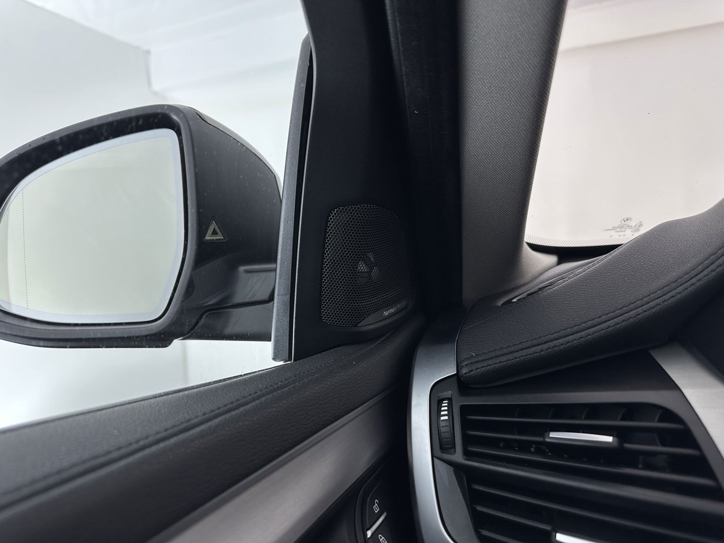 BMW X6 xDrive30d High Executive (INCL.BTW) Aut. *PANO | HEAD-UP | ADAPTIVE-CRUISE | LEATHER | FULL-LED | HARMAN/KARDON | BLINDSPOT | MEMORY-PACK | DIGI-COCKPIT | HEATED-COMFORTSEATS | NAVI-FULLMAP | PRIVACY-GLASS | SHIFT-PA