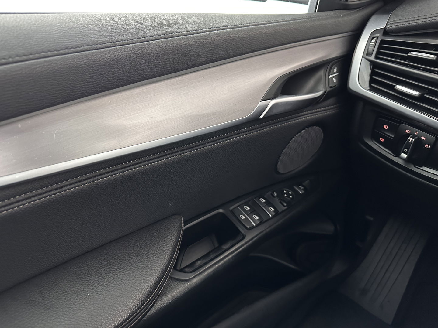 BMW X6 xDrive30d High Executive (INCL.BTW) Aut. *PANO | HEAD-UP | ADAPTIVE-CRUISE | LEATHER | FULL-LED | HARMAN/KARDON | BLINDSPOT | MEMORY-PACK | DIGI-COCKPIT | HEATED-COMFORTSEATS | NAVI-FULLMAP | PRIVACY-GLASS | SHIFT-PA