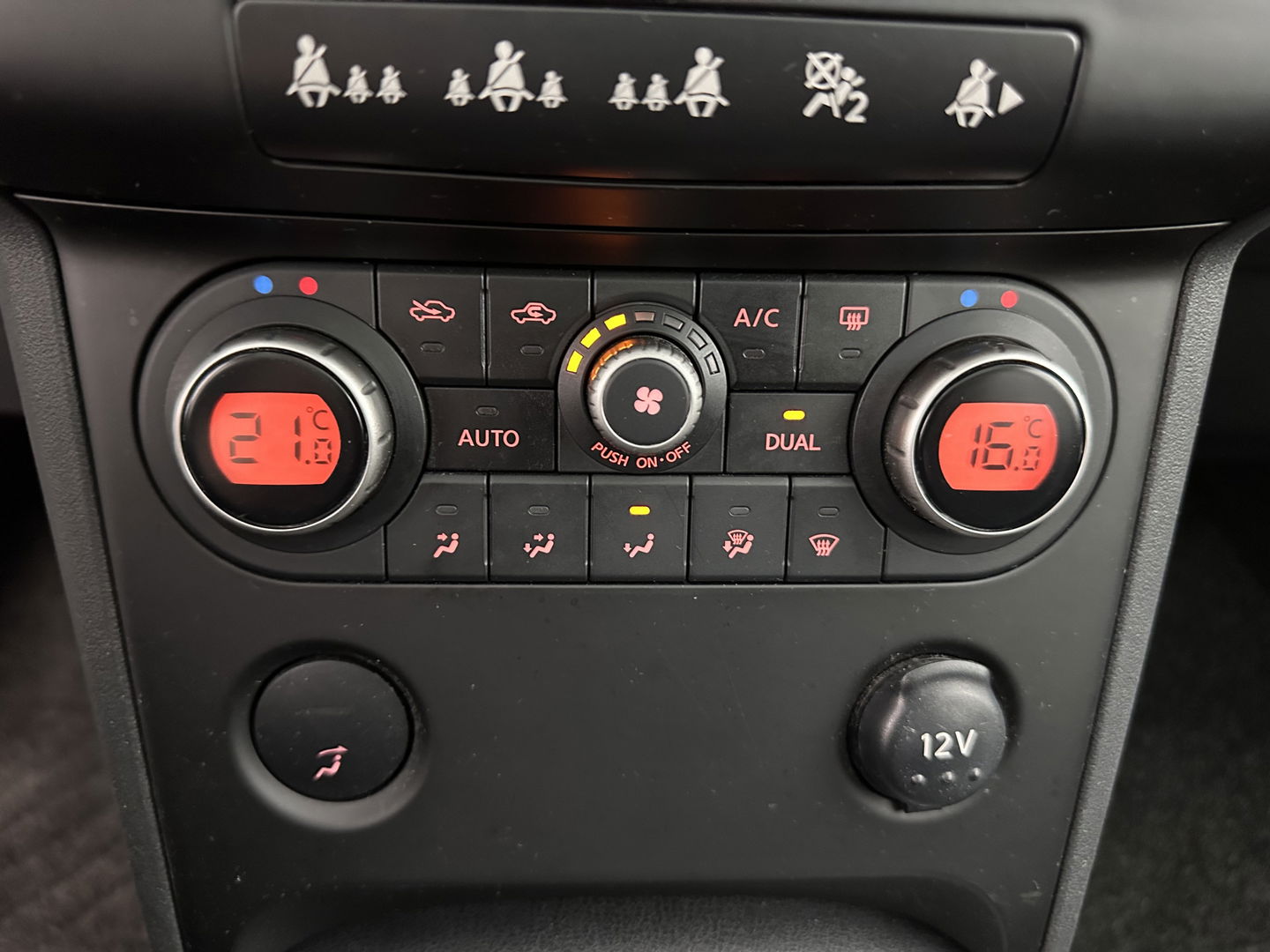 Nissan QASHQAI 1.6 Connect Edition ⚠️ *PANO | NAVI-FULLMAP | CRUISE | ECC | CAMERA | 19"ALU*