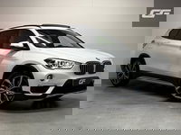 BMW X1 - sDrive20i Sport Pano Leer H/K HUD Sfeerverl NAP
