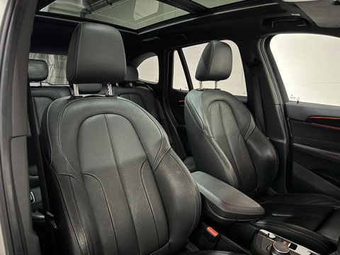 BMW X1 sDrive20i Sport Pano Leer H/K HUD Sfeerverl NAP