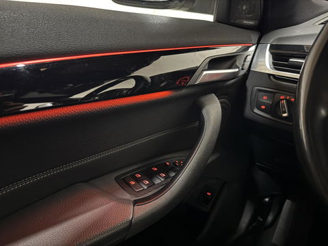 BMW X1 sDrive20i Sport Pano Leer H/K HUD Sfeerverl NAP