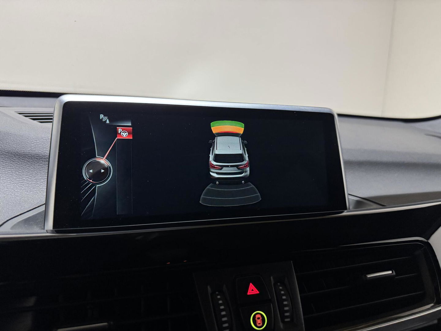 BMW X1 sDrive20i Sport Pano Leer H/K HUD Sfeerverl NAP