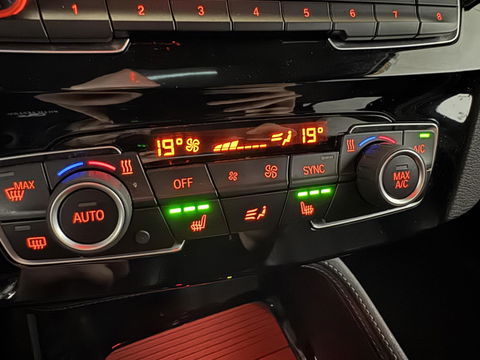 BMW X1 sDrive20i Sport Pano Leer H/K HUD Sfeerverl NAP