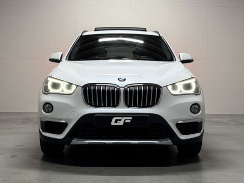 BMW X1 sDrive20i Sport Pano Leer H/K HUD Sfeerverl NAP
