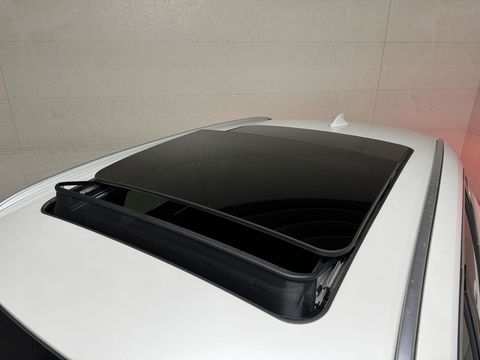 BMW X1 sDrive20i Sport Pano Leer H/K HUD Sfeerverl NAP