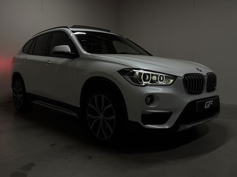 BMW X1 sDrive20i Sport Pano Leer H/K HUD Sfeerverl NAP