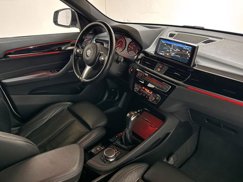 BMW X1 sDrive20i Sport Pano Leer H/K HUD Sfeerverl NAP