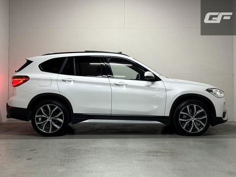 BMW X1 sDrive20i Sport Pano Leer H/K HUD Sfeerverl NAP