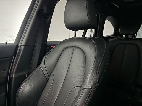 BMW X1 sDrive20i Sport Pano Leer H/K HUD Sfeerverl NAP