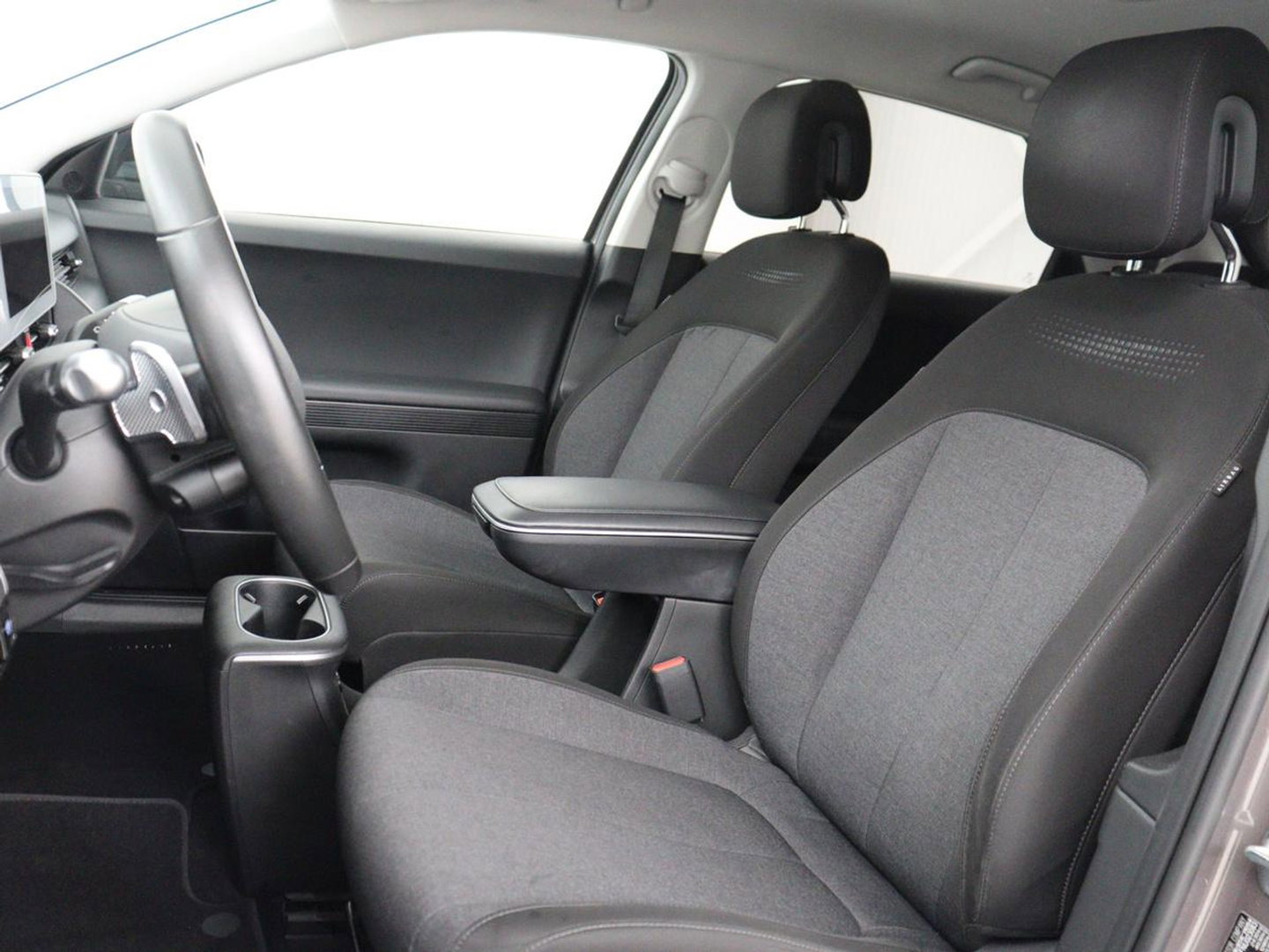 Hyundai IONIQ 5 Style 73kWh | SOH 99% | 3-Fase | Warmtepomp | Stoelverwarming | Adaptive cruise | Camera | Carplay | Keyless | Full LED | Digital Cockpit | Climate control