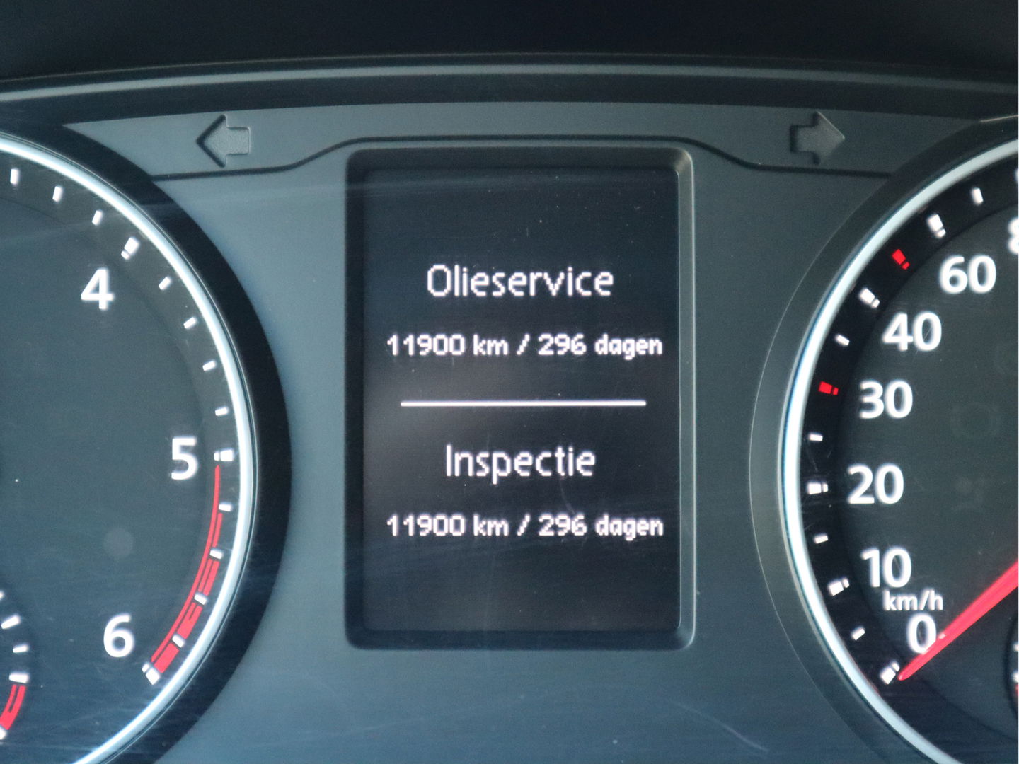 Volkswagen Transporter 2.0 TDI 150pk Euro 6 Automaat - L2 Lang - Trekhaak - Leer