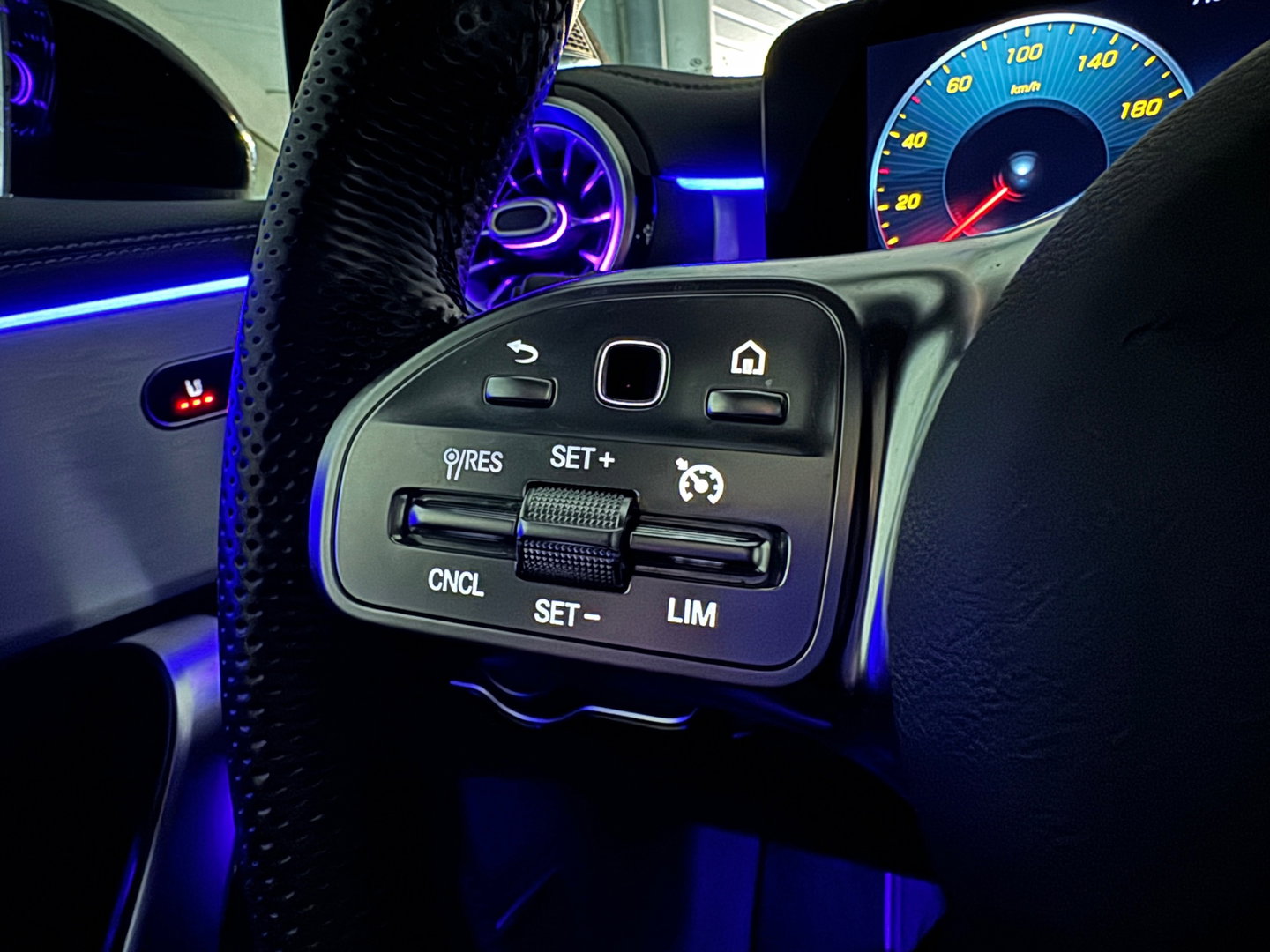 Mercedes-Benz CLA-Klasse 250 e AMG Pano|Burmester|Magno|BTW