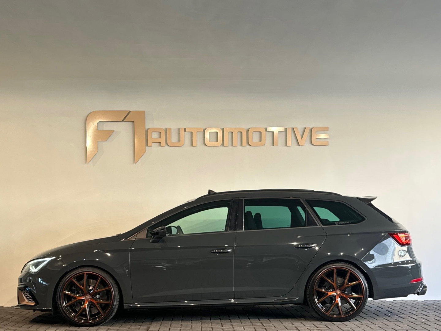 SEAT Leon ST 2.0 TSI 4DRIVE CUPRA Ultimate Pano|Carbon|Keyless
