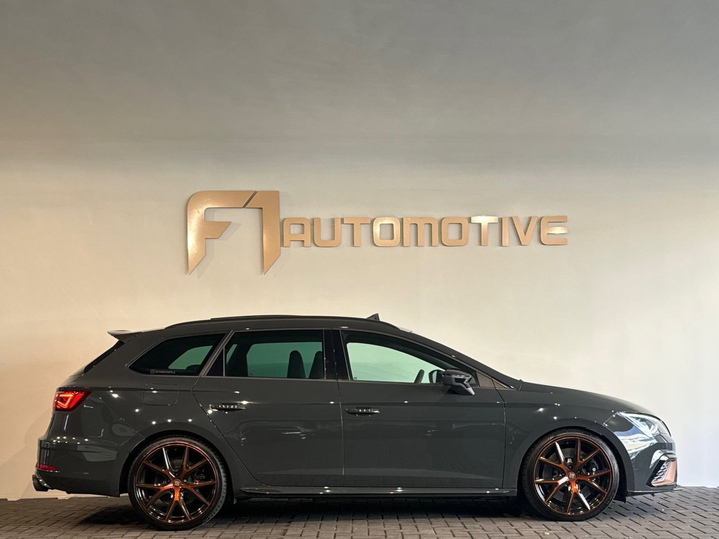 SEAT Leon ST 2.0 TSI 4DRIVE CUPRA Ultimate Pano|Carbon|Keyless