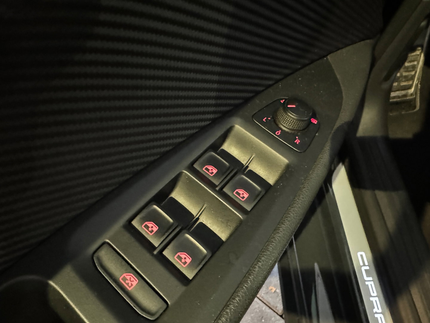 SEAT Leon ST 2.0 TSI 4DRIVE CUPRA Ultimate Pano|Carbon|Keyless