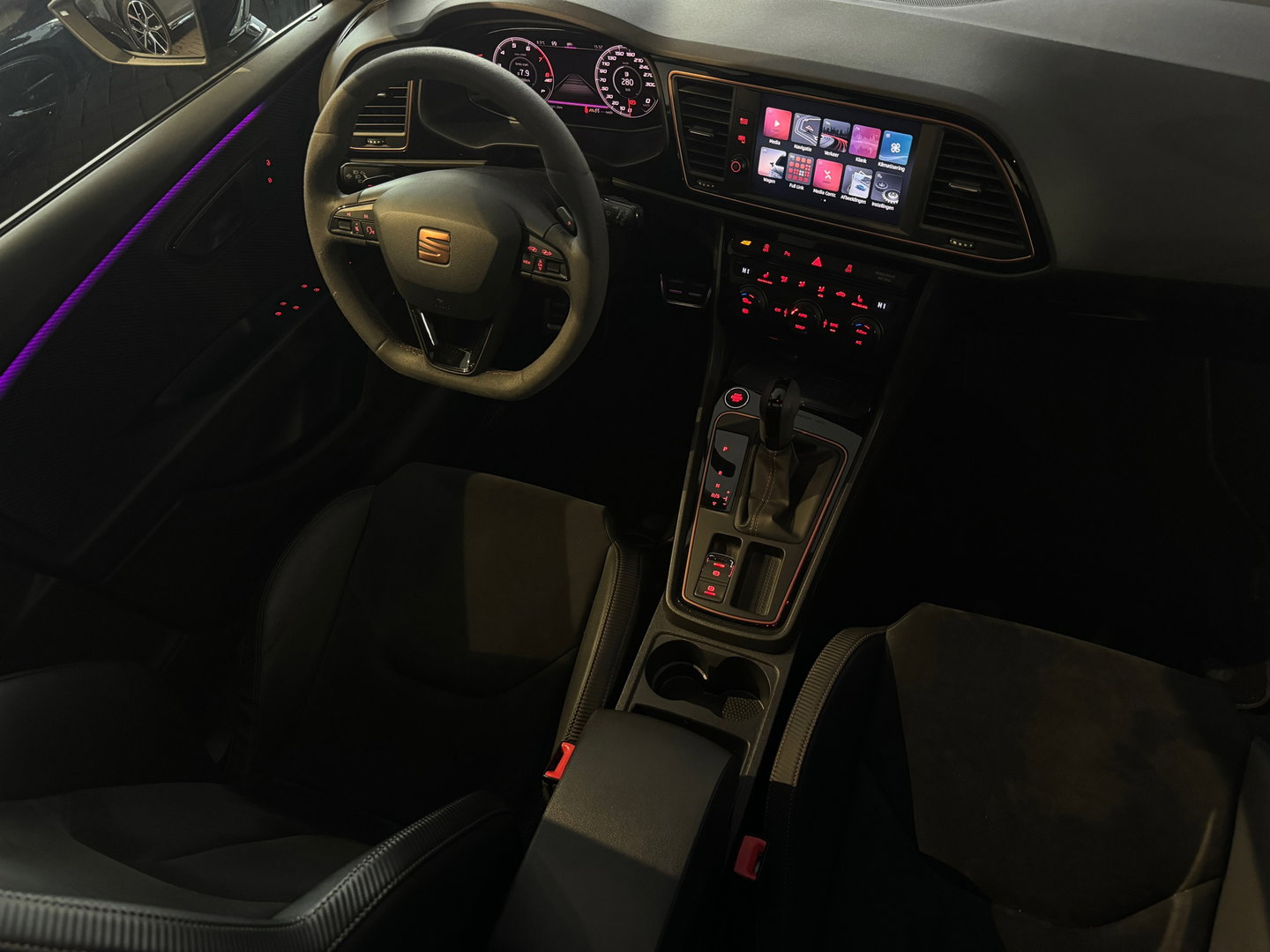 SEAT Leon ST 2.0 TSI 4DRIVE CUPRA Ultimate Pano|Carbon|Keyless