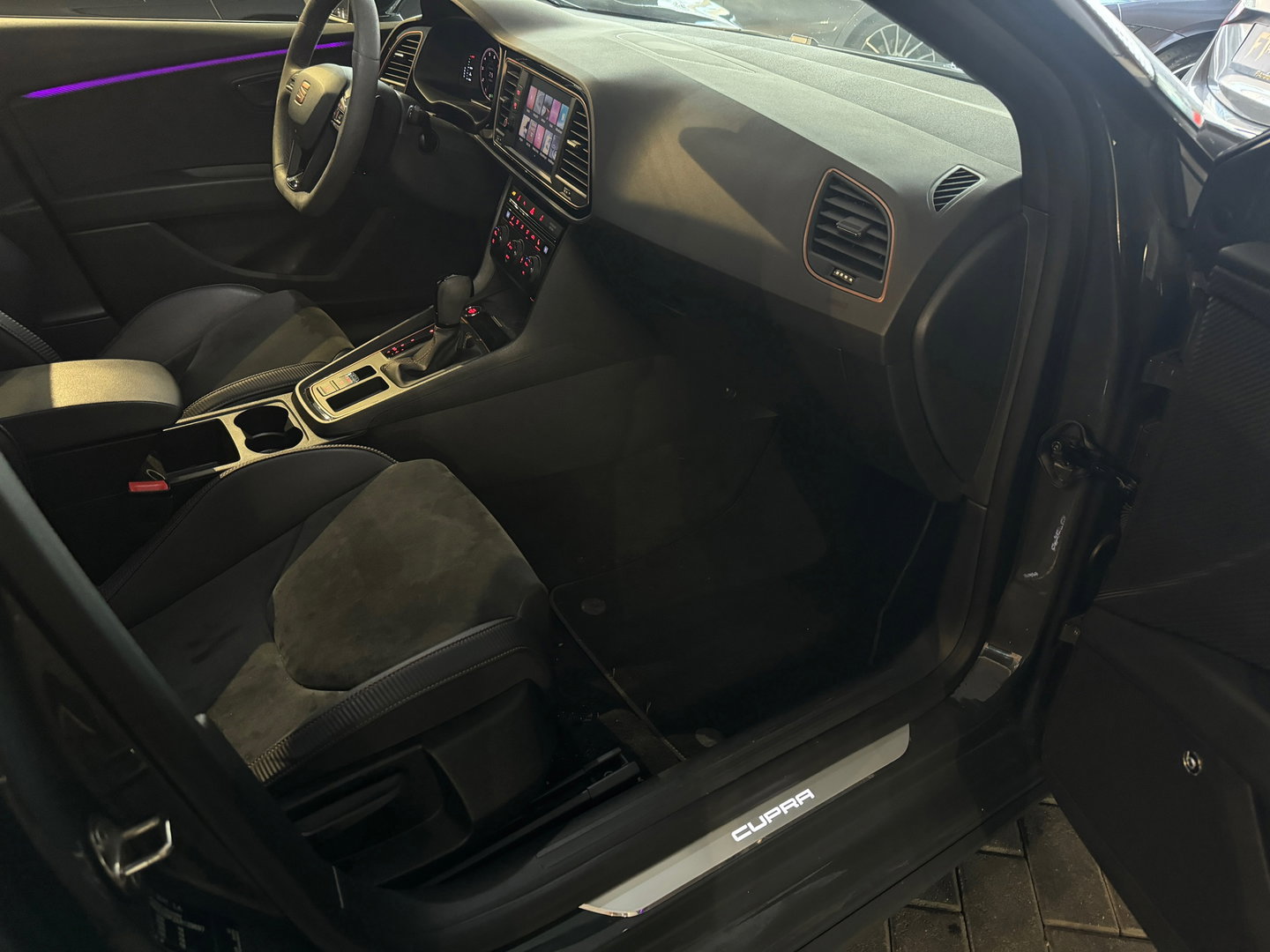 SEAT Leon ST 2.0 TSI 4DRIVE CUPRA Ultimate Pano|Carbon|Keyless