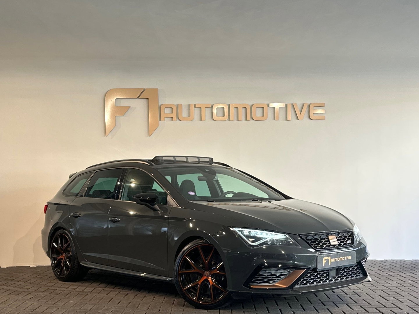 SEAT Leon ST 2.0 TSI 4DRIVE CUPRA Ultimate Pano|Carbon|Keyless