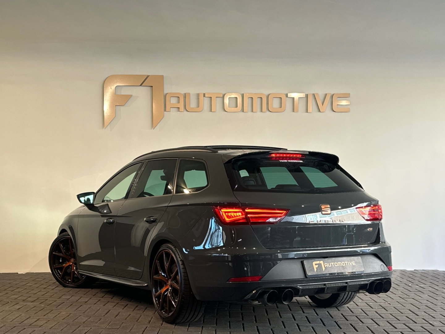 SEAT Leon ST 2.0 TSI 4DRIVE CUPRA Ultimate Pano|Carbon|Keyless