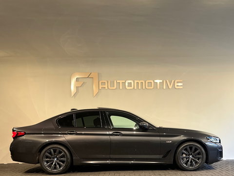 BMW 5 Serie 545e xDrive High Executive M Sport Pano|Memory