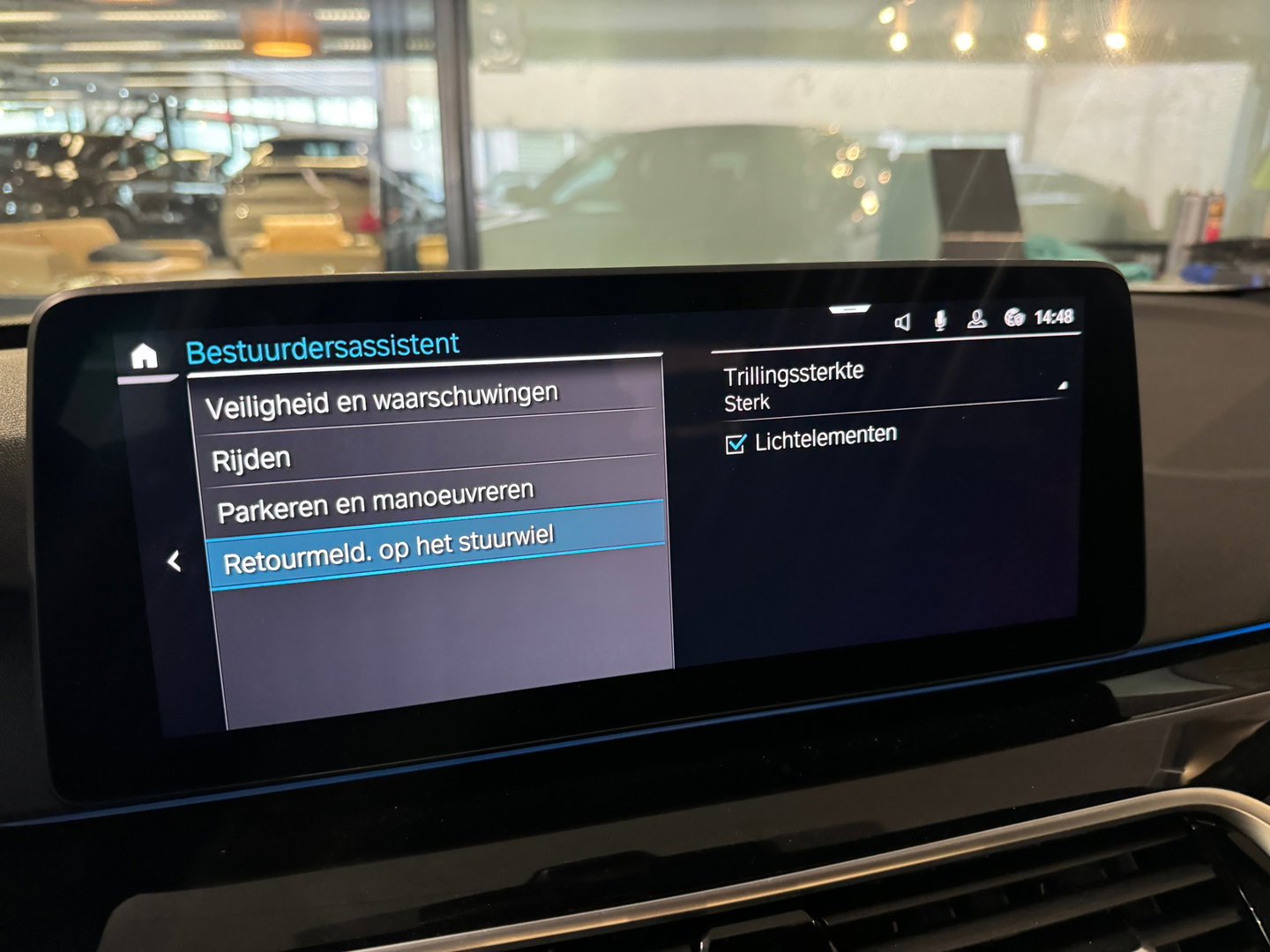 BMW 5 Serie 545e xDrive High Executive M Sport Pano|Memory