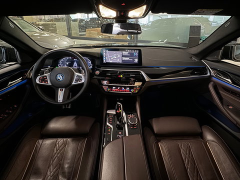 BMW 5 Serie 545e xDrive High Executive M Sport Pano|Memory