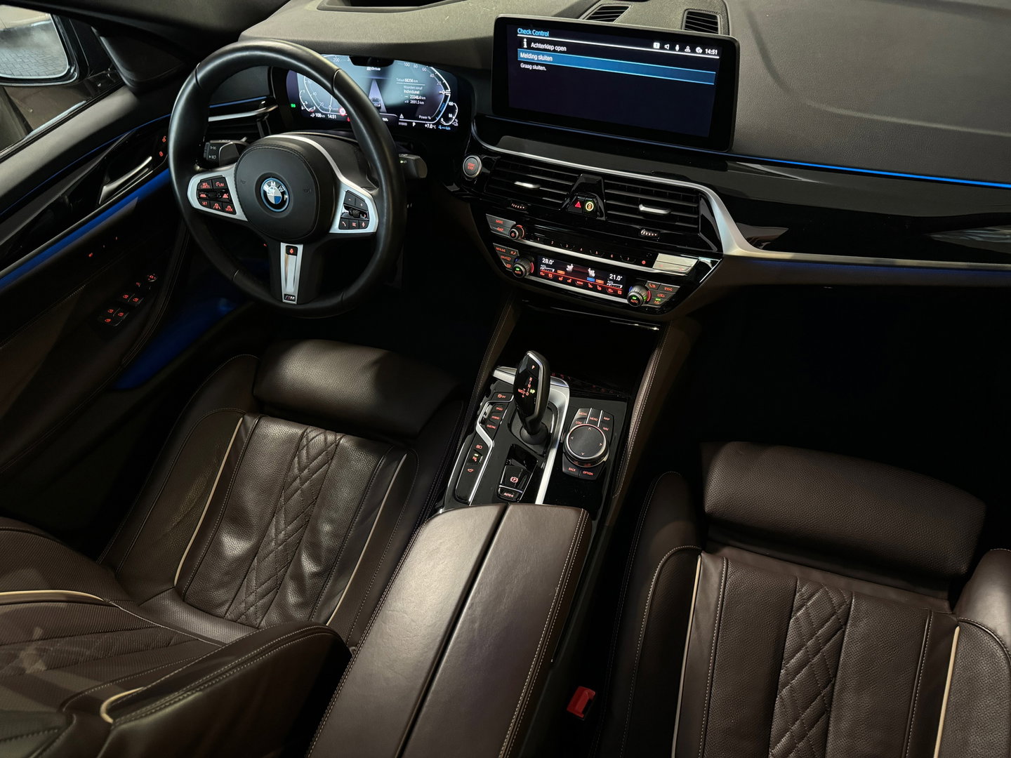 BMW 5 Serie 545e xDrive High Executive M Sport Pano|Memory