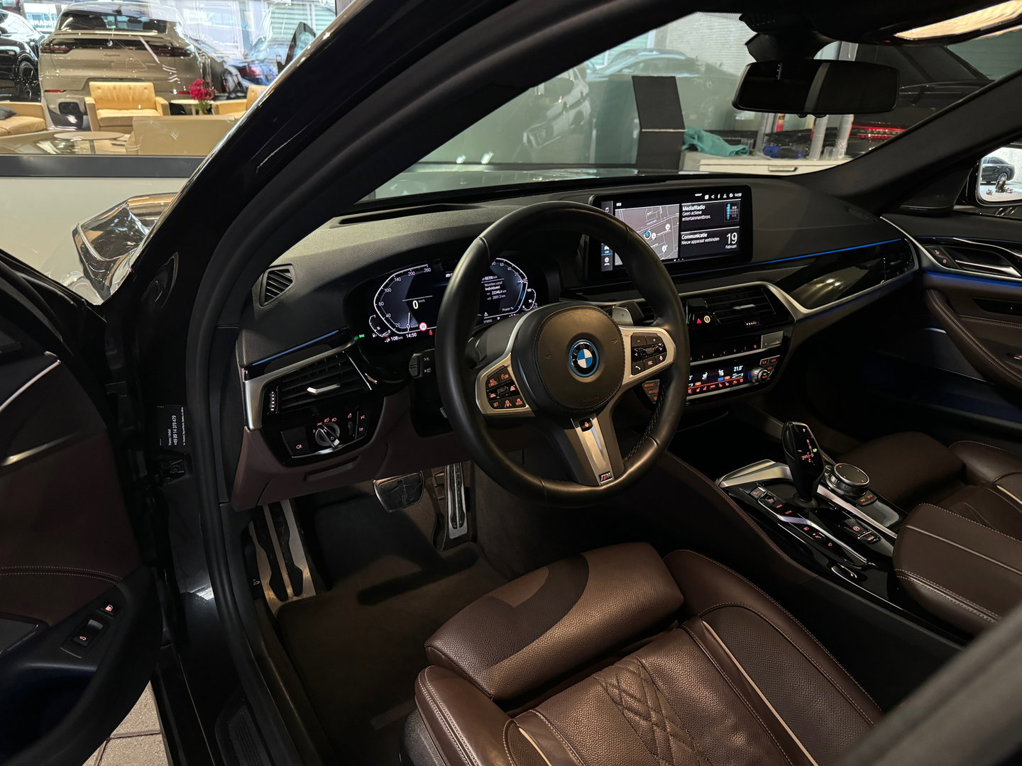 BMW 5 Serie 545e xDrive High Executive M Sport Pano|Memory