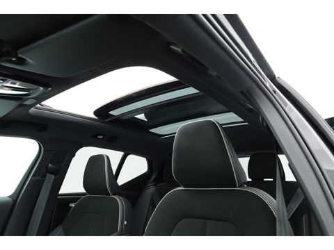 Volvo XC40 Recharge Pro | Trekhaak | Pano | ACC | Blis | 360 Camera | H&K Audio |