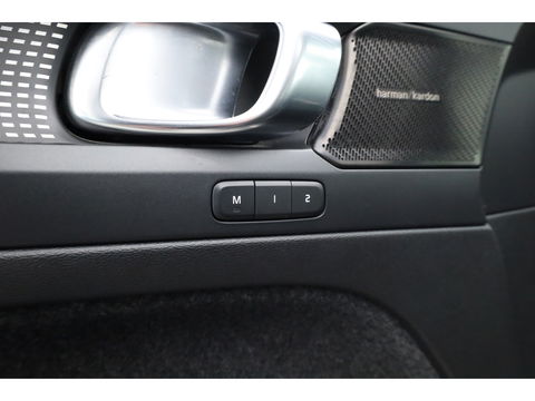 Volvo XC40 Recharge Pro | Trekhaak | Pano | ACC | Blis | 360 Camera | H&K Audio |