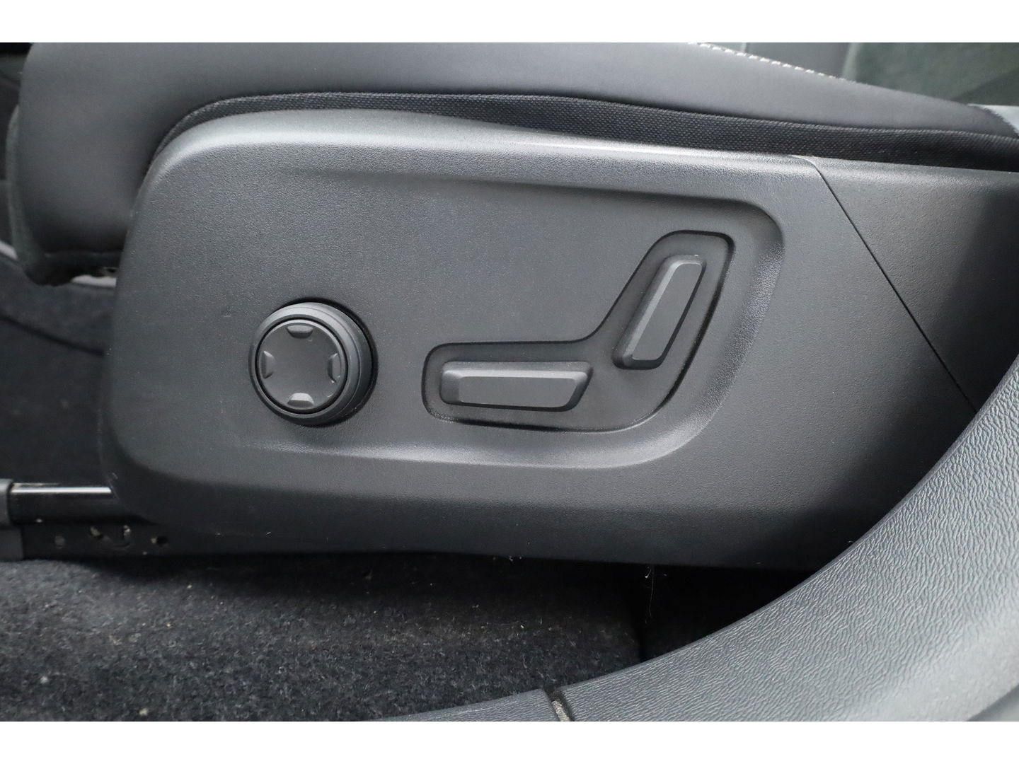 Volvo XC40 Recharge Pro | Trekhaak | Pano | ACC | Blis | 360 Camera | H&K Audio |