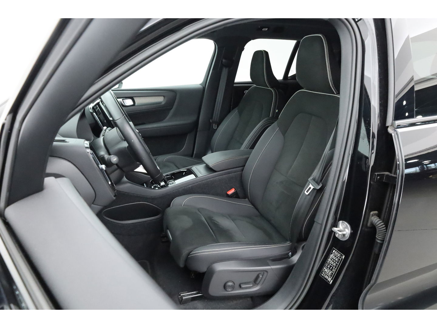 Volvo XC40 Recharge Pro | Trekhaak | Pano | ACC | Blis | 360 Camera | H&K Audio |