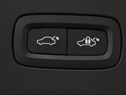 Polestar 2 Long Range Dual Motor Launch Edition 78kWh | SOH 92% |  Panoramadak | Trekhaak | 360 Camera | Achterbankverwarming | Adaptive cruise | Carplay | Camera | Stoelverwarming | Keyless