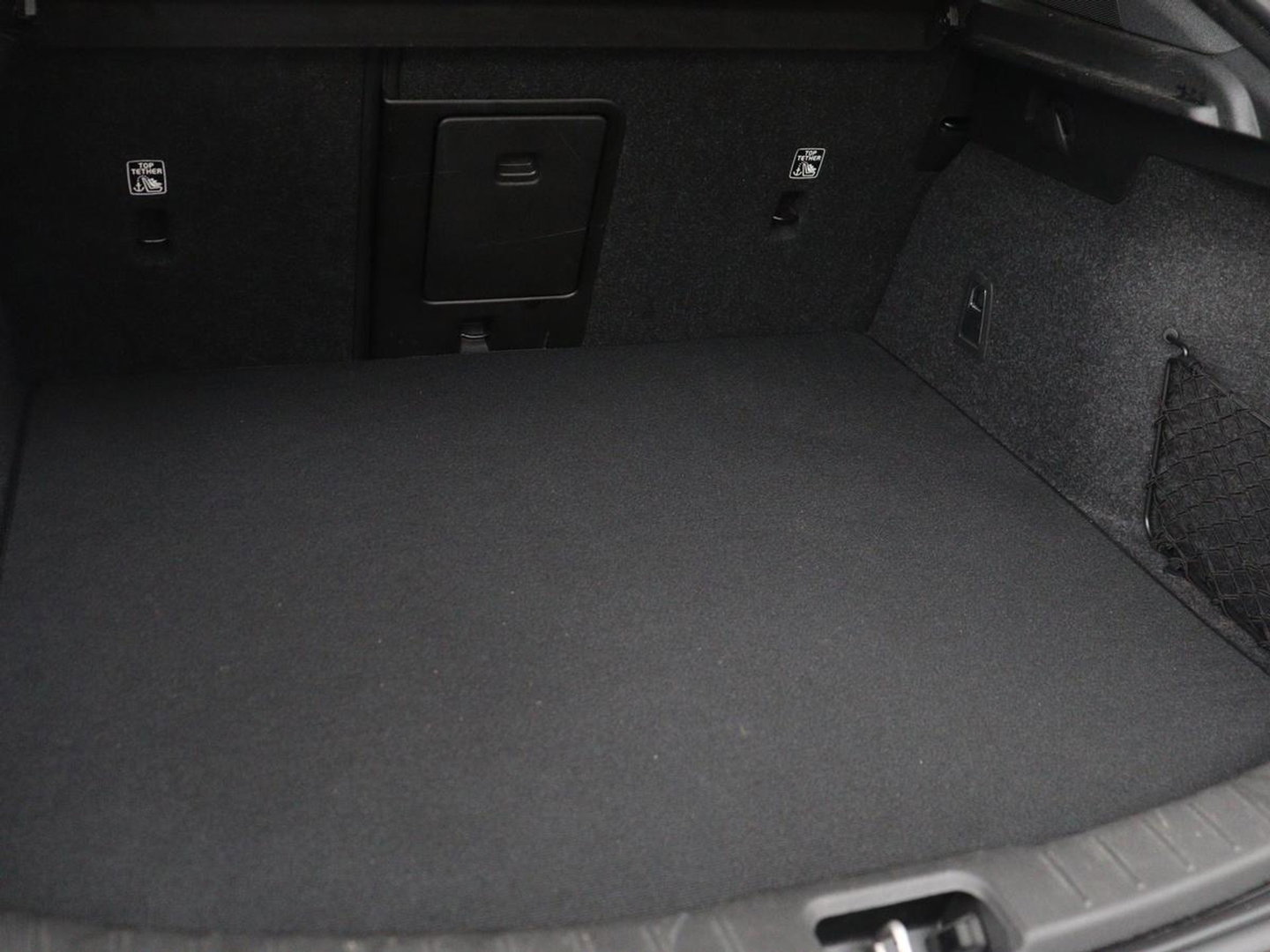 Polestar 2 Long Range Dual Motor Launch Edition 78kWh | SOH 92% |  Panoramadak | Trekhaak | 360 Camera | Achterbankverwarming | Adaptive cruise | Carplay | Camera | Stoelverwarming | Keyless