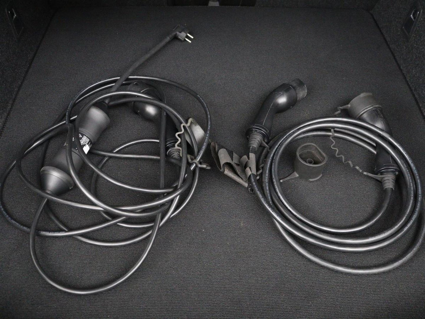 Polestar 2 Long Range Dual Motor Launch Edition 78kWh | SOH 92% |  Panoramadak | Trekhaak | 360 Camera | Achterbankverwarming | Adaptive cruise | Carplay | Camera | Stoelverwarming | Keyless