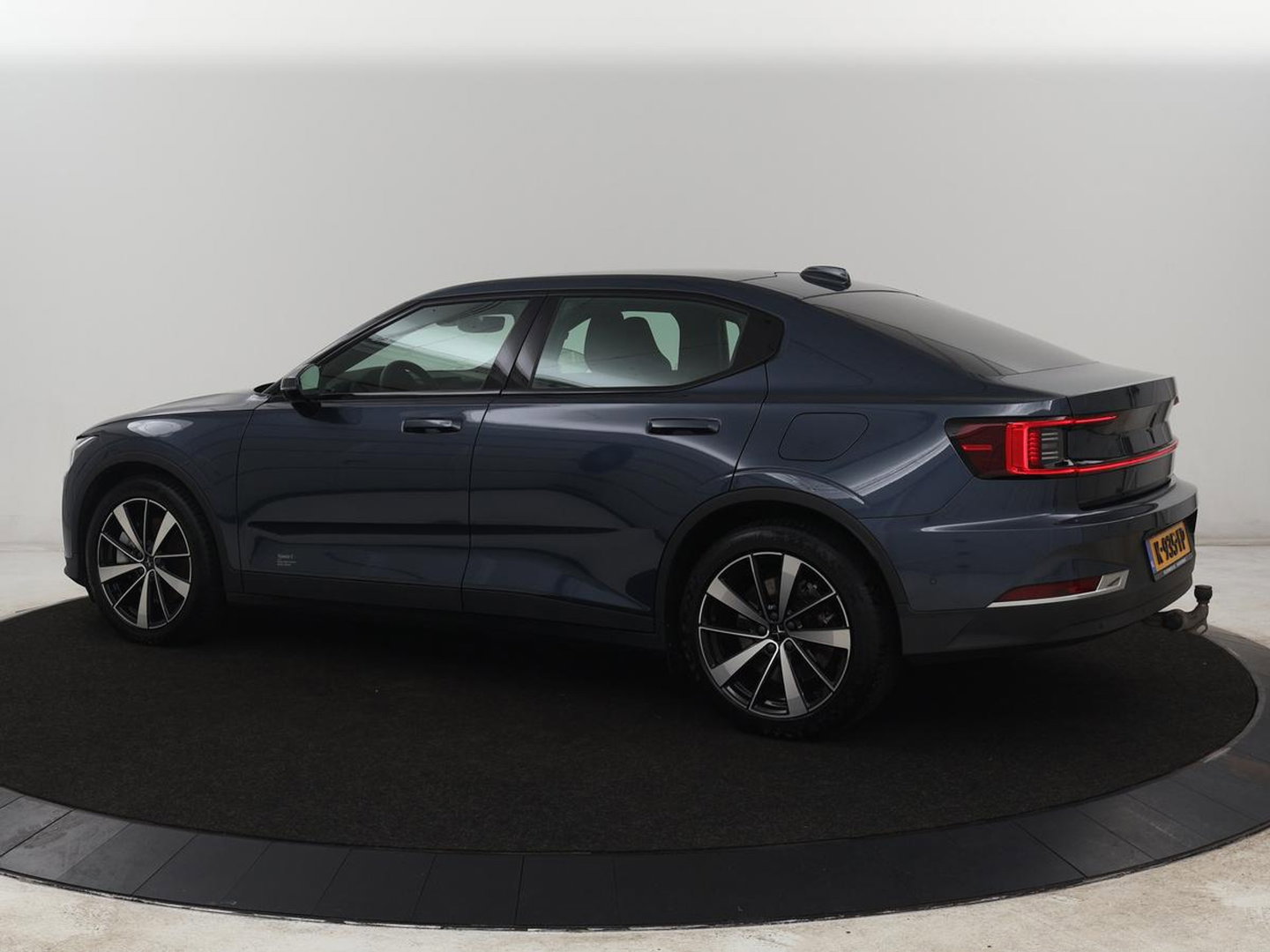 Polestar 2 Long Range Dual Motor Launch Edition 78kWh | SOH 92% |  Panoramadak | Trekhaak | 360 Camera | Achterbankverwarming | Adaptive cruise | Carplay | Camera | Stoelverwarming | Keyless