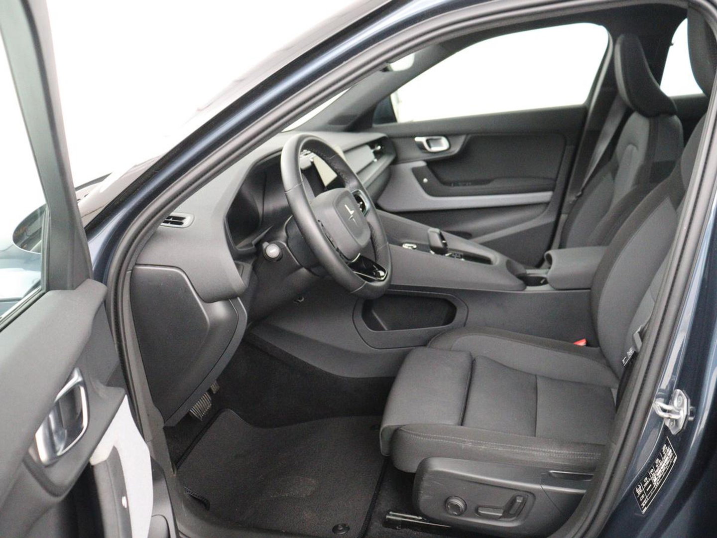 Polestar 2 Long Range Dual Motor Launch Edition 78kWh | SOH 92% |  Panoramadak | Trekhaak | 360 Camera | Achterbankverwarming | Adaptive cruise | Carplay | Camera | Stoelverwarming | Keyless