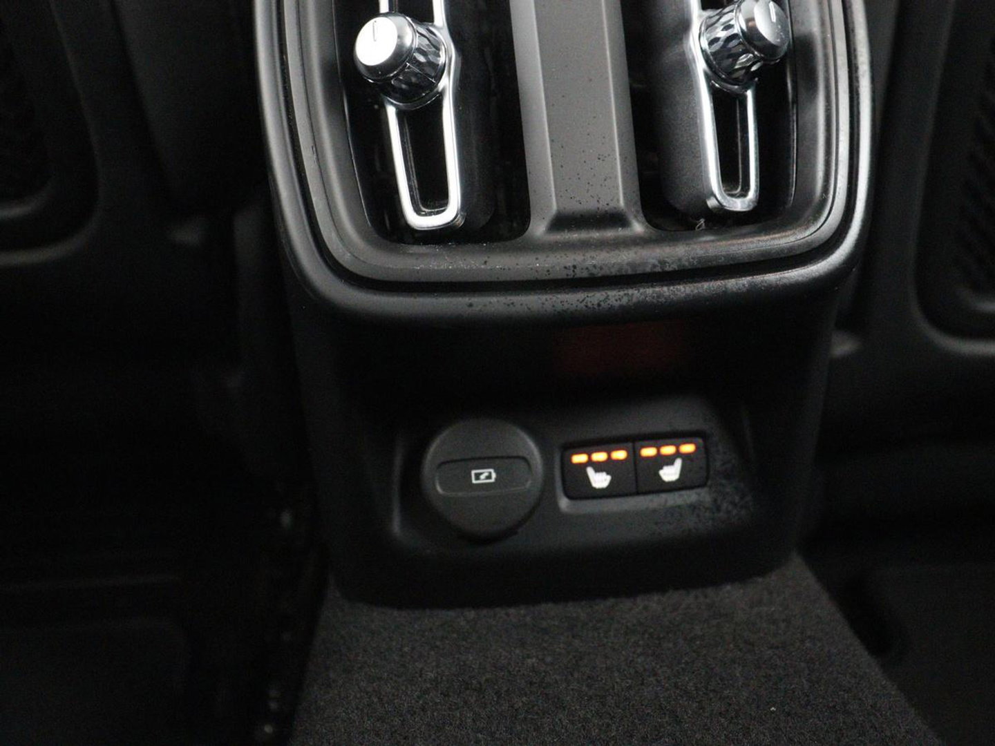 Polestar 2 Long Range Dual Motor Launch Edition 78kWh | SOH 92% |  Panoramadak | Trekhaak | 360 Camera | Achterbankverwarming | Adaptive cruise | Carplay | Camera | Stoelverwarming | Keyless