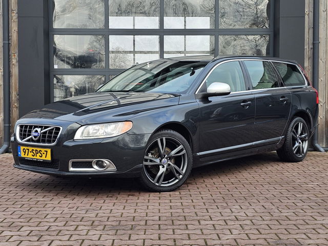 Volvo V70 - 1.6 T4 Limited Edition | Xenon | Navi | Stoelverwarming | Trekhaak | Leder | All-seasons | PDC |